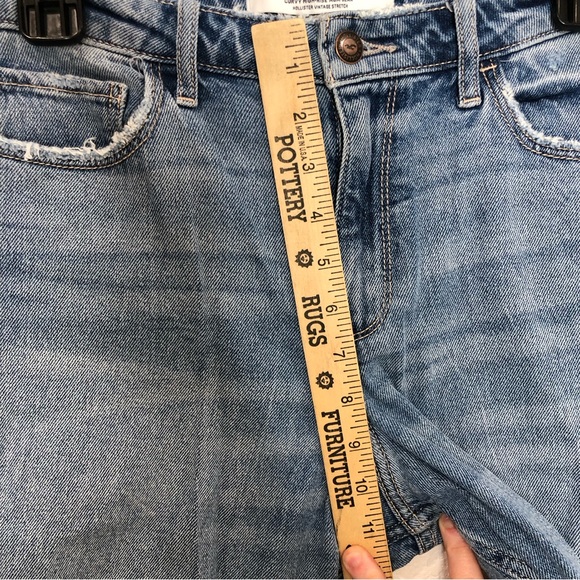 Hollister Curvy High Rise Ripped Mom Jeans Blue Denim Size 28 Short - Picture 14 of 16